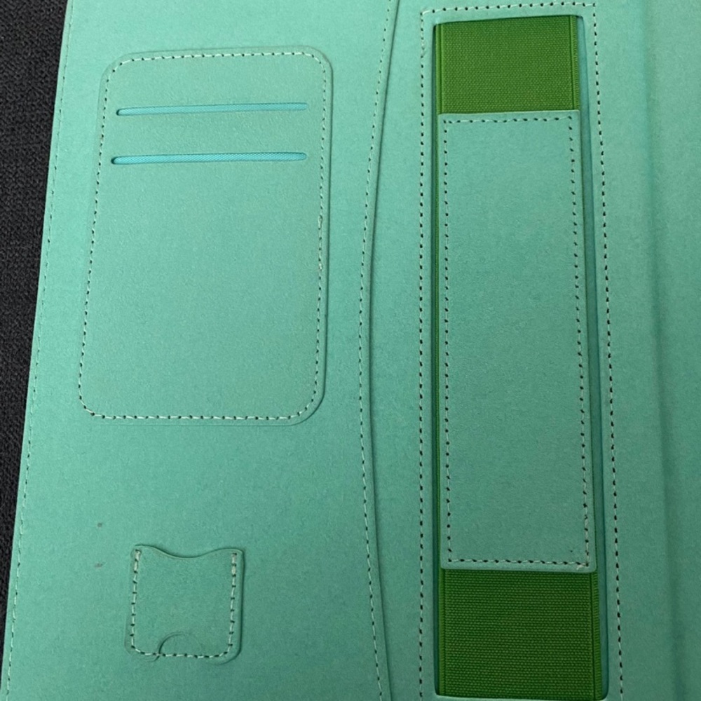 iPad case - Picture 4 of 5